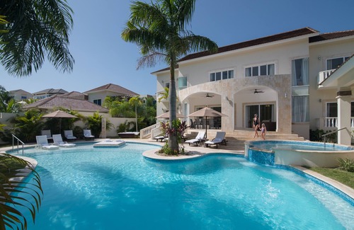 Los Brazos Villa | Beautiful modern luxurious Villa. !