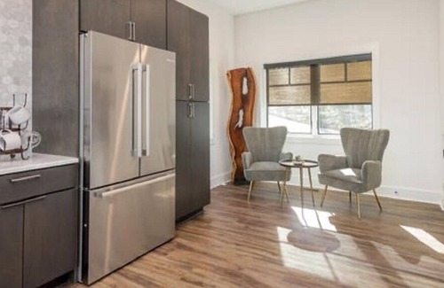 Laurel Park House | Beautiful Modern Mountain Home, Amazing Views, new construction