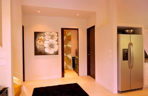 Pavones House | BEAUTIFUL MODERN! Walk To Beach,POOL TABLE,Great Beds, Sleeps 6 in beds 9total