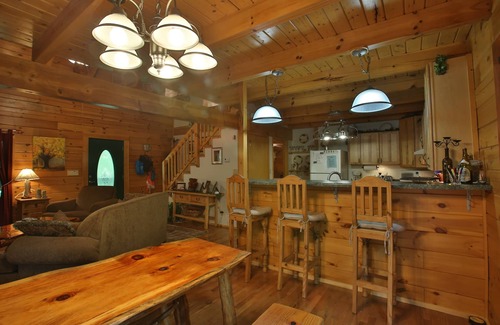 Burnsville Cabin | Beautiful Moody Log Cabin /Mountain Chalet in Blue Ridge Mountains & Hot Tub