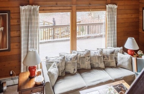 Hunter Ski Chalet | Beautiful Mountain and River View Front Chalet