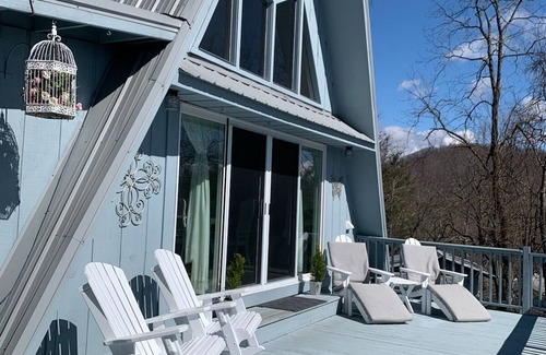 Franklin House | Beautiful Mountain Home with Gorgeous View