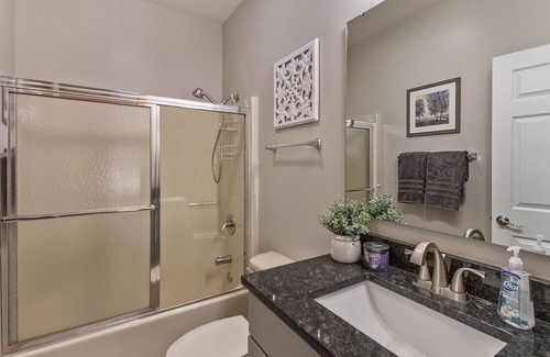Mountain Air Condo | Beautiful Mountain Views-Comfortable and Stylish Home- by Sunscape Property Management