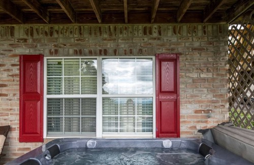 Kodak Apartment | Beautiful Mountain View Place w Exclusive Hot Tub