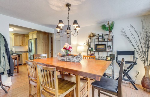 Kennebunk House | Beautiful Mousam River Retreat: Hot Tub & Kayaks!