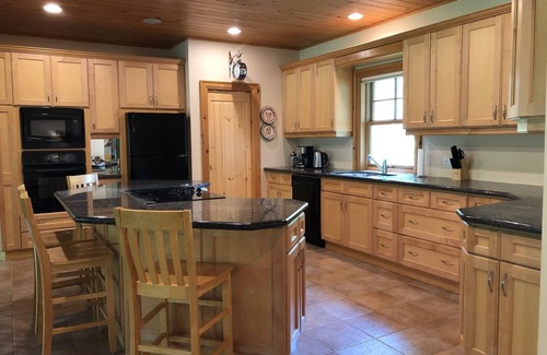 Bracebridge Cottage | Beautiful Muskoka Cottage for Rent