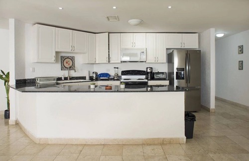 Zona Hotelera Norte Condo | Beautiful 3 Bedrooms Ocean Front Condominium 🥂 With the Best Sunsets View .