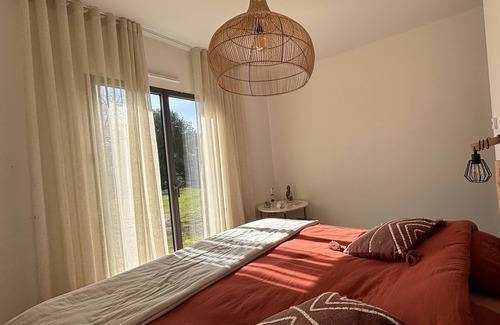 La Roque-sur-Pernes House | Beautiful new air-conditioned house with private pool 10 min from Isle sur Sorgue