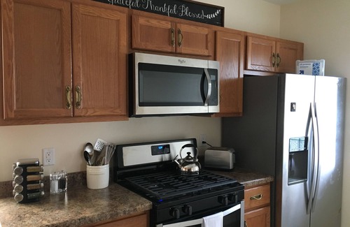 Kenosha House | Beautiful! Near Microsoft Mt Pleasant Sleeps 8