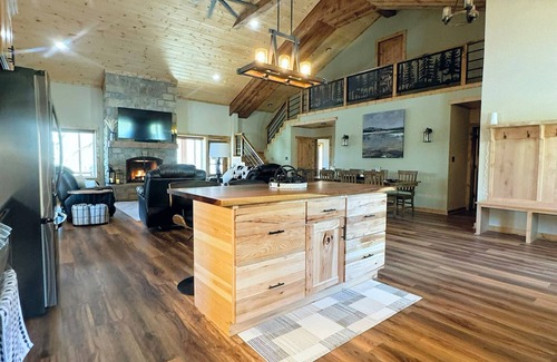 Mount Ida House | Beautiful new barndominium close to lake Ouachita, caddo river and camp ozark.