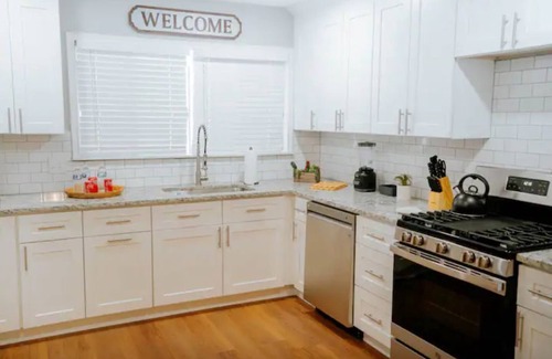 Handley Apartment | Beautiful New DFW 3BR 2BA Home Near AT&T Stadium