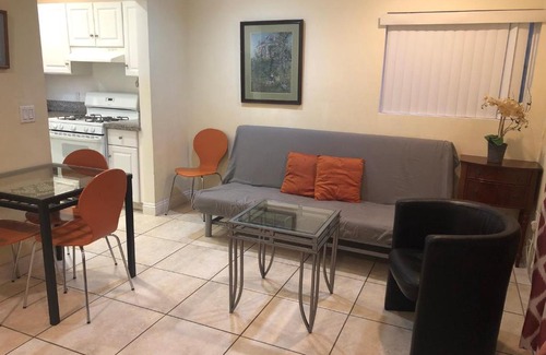 Burbank House | Beautiful New Home in Burbank 1bd