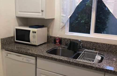Burbank House | Beautiful New Home in Burbank 1bd