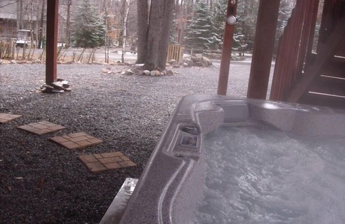 Gouldsboro Ski Chalet | Beautiful New Pocono Chalet!