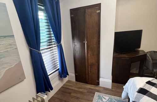 Northside House | Beautiful new San Jose home, pool table, Near Downtown, parking!