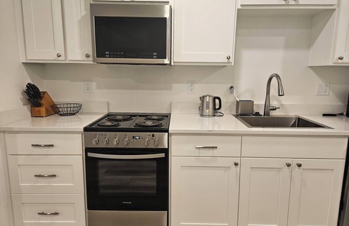 Ashland Apartment | Beautiful New Studio in the Hills of Ashland