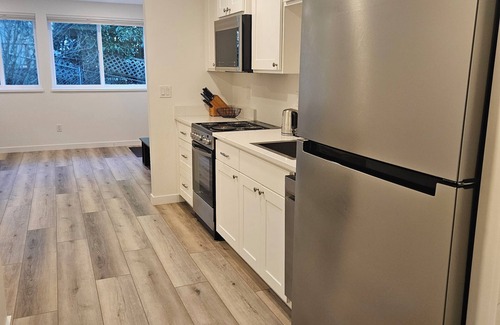 Ashland Apartment | Beautiful New Studio in the Hills of Ashland