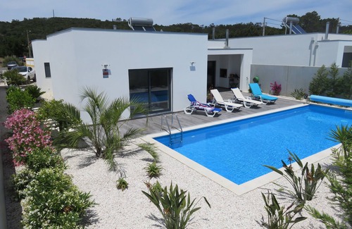 Foz do Arelho Villa | Beautiful newly built villa in Foz do Arelho within walking distance of lagoon and ocean