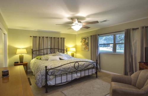 Fruitland House | Beautiful Newly Remodeled Home on River with Dock, Ramp and Fireplace!