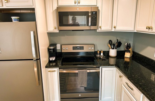 Lake Placid Apartment | Beautiful Newly Remodeled Spacious Apartment STR-005604