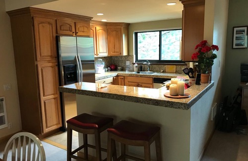 Elkhorn Village Condo | Beautiful, newly remodeled Ridge Condo in Elkhorn