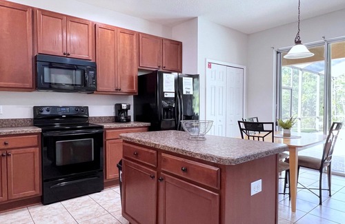 Veranda Palms House | Beautiful Newly Renovated 6Bed Pool Home-4464NP
