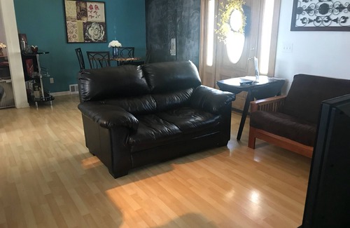 North Buffalo House | Beautiful north Buffalo home steps from Hertel ave and Delaware Park