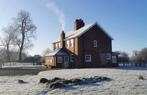Horncastle House | Beautiful North Cottage, Bainvalley Cottages