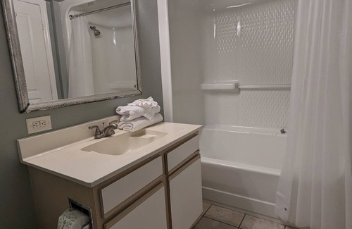 Crescent Beach Hotel | Beautiful oceanfront condo - Bay Watch 634