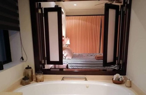 La Paz House | Beautiful ocean view condo At Puerta Cortes with pool and Gym Great view!