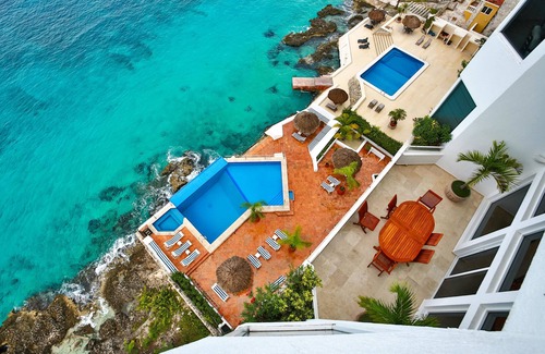 Zona Hotelera Norte Condo | Beautiful Oceanfront 3-Level Penthouse with Hotel Services and Private Terraces