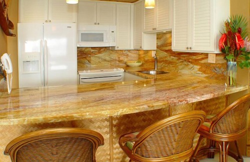 Maalaea Condo | BEAUTIFUL OCEANFRONT CONDO* EXCELLENT VIEW* PERFECT LOCATION & A/C