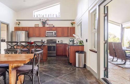 Pepeekeo House | Beautiful Oceanfront Estate with heated saltwater pool, Hamakua Coast Acreage.