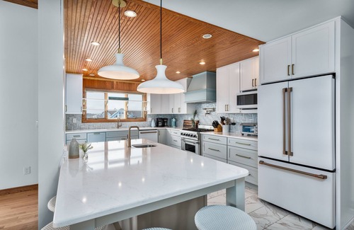Spindrift House | Beautiful Oceanfront in the Heart of Duck with Spectacular Views
