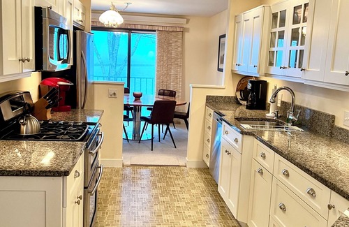 Glen Cove House | Beautiful Oceanfront Near Rockland Breakwater/Lighthouse