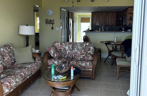 Freeport House | Beautiful oceanfront townhome just steps from the beach