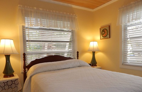 Little Torch Key Cottage | Beautiful Old Fashion First Floor Tropical Garden Canal Front Cottage on MM 26