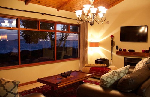 Saldanha House | Beautiful on the beach property perfect for a relaxing get away.