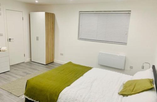 Cray Valley East Apartment | Beautiful One Bed Apartment