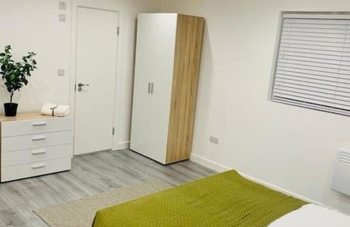 Cray Valley East Apartment | Beautiful One Bed Apartment