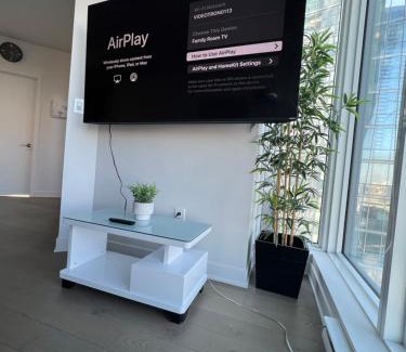Downtown Montreal Apartment | Beautiful one bedroom downtown Condo with pool and free parking