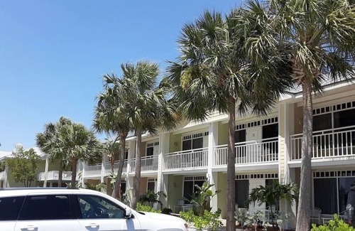 Ruskin Resort | Beautiful one bedroom resort-style studio with pool and beach access...