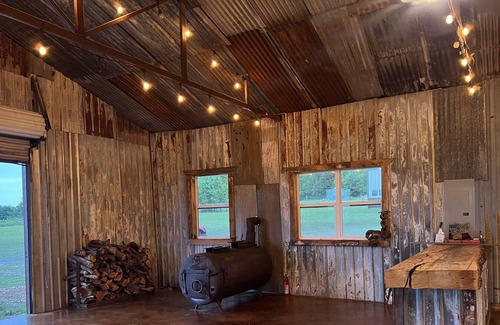 Durant House | Beautiful, one bedroom with RV/Event center minutes away from boat ramp and lake