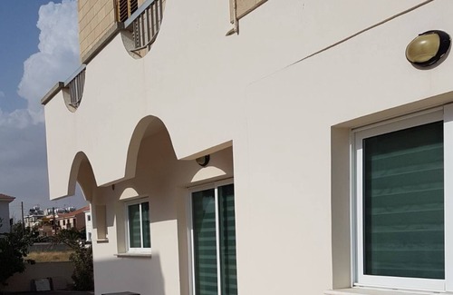 Aradippou Apartment | Beautiful open plan apartment less than 5 minutes to the beach