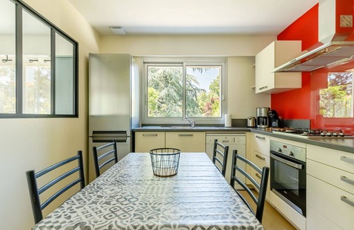 Olonne-sur-Mer Villa | Beautiful private villa for 8 people with WIFI, private pool, TV, terrace, pets allowed and park.