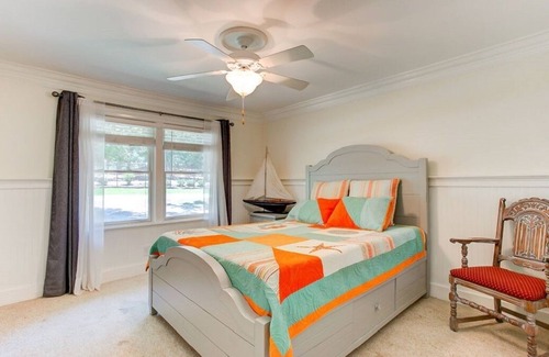 Chapin House | Beautiful Panoramic Lake Views - 4 kayaks - private dock