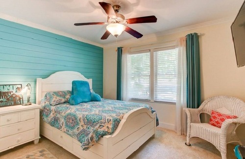 Chapin House | Beautiful Panoramic Lake Views - 4 kayaks - private dock