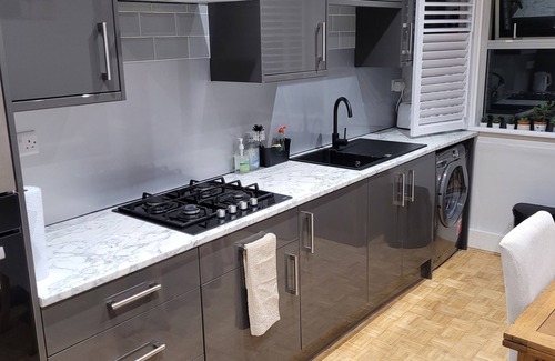 Eastbourne Apartment | Beautiful Parkview Apartment in Seaside Eastbourne
