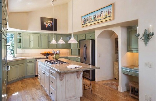 Santa Barbara House | Beautiful Peaceful Home away from Home Surrounded by Nature 10 mins to downtown
