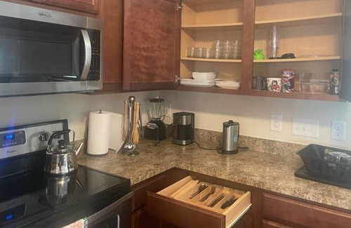 Burlington House | Beautiful Peaceful Home Close to Elon University
